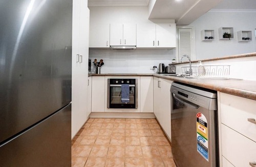 St. Lucia Apartment | ST10A Relax in 2B2B Chateau w/balcony near UQ