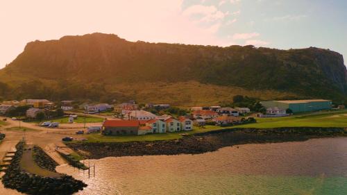Stanley Hotel | Stanley Village Waterfront Accommodation