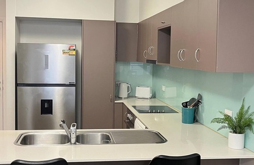 Lower Plenty Apartment | Star on Main with a Pool