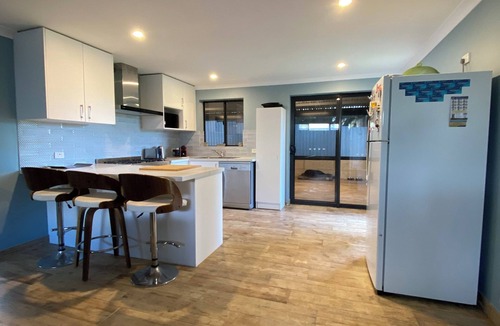 Lancelin House | Starfish Beach Shack - New, Stylish and Spacious