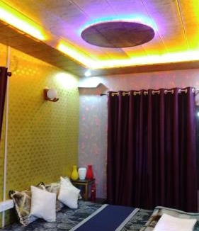 Amritpur House | StarGate HomeStay UK A Walk in The Clouds