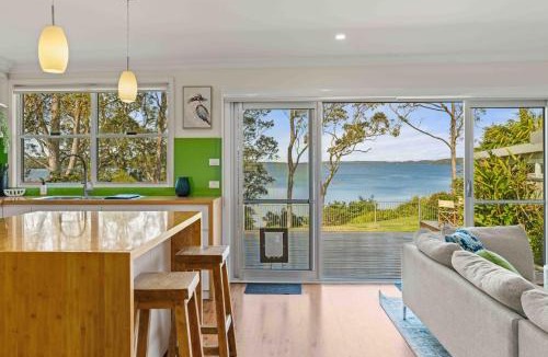 Sanctuary Point House | Stargazer Cottage Waterfront Reserve by Book Jervis Bay