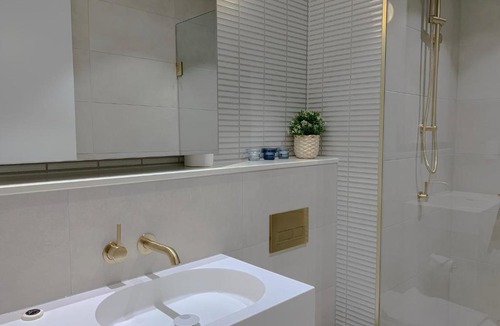 Box Hill Apartment | StaWealth @ Skyone primely located at Box Hill Central