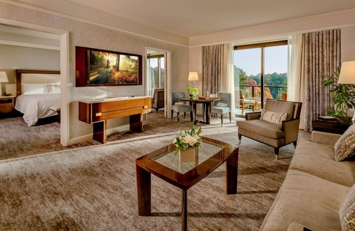 Kanthi House | Stay Close to the Action at Palki Hall – Family-Friendly Comfort!