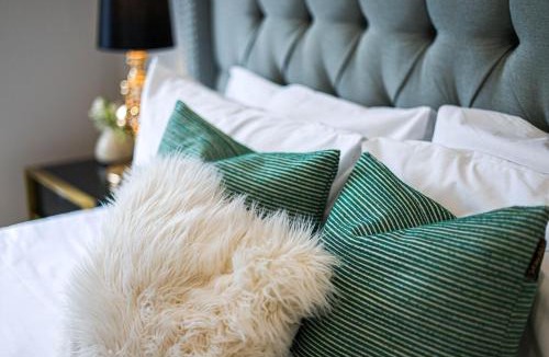 Caroline Springs House | StayAU Double Story Pet-friendly House PoolTable