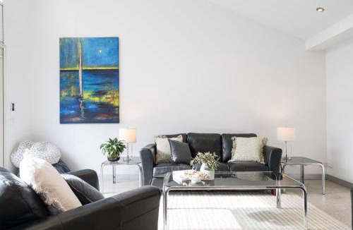 Fairfield House | StayCentral - Fairfield Four-bedroom Home