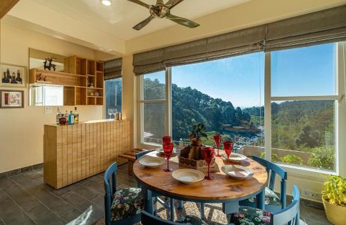 Sidhpur Villa | StayVista at Creek Edge Home - Pet Friendly Villa with Mountain Views, Lawn, Near Water Stream