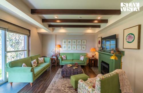 Shimla Villa | StayVista at Grove - Elysium Estate with Hill View, Lawn