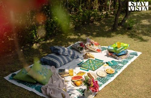 Nainital Villa | StayVista at House of Hive - Garden, BBQ and Heater