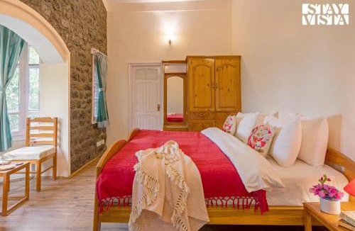 Nainital Villa | StayVista at House of Hive - Garden, BBQ and Heater