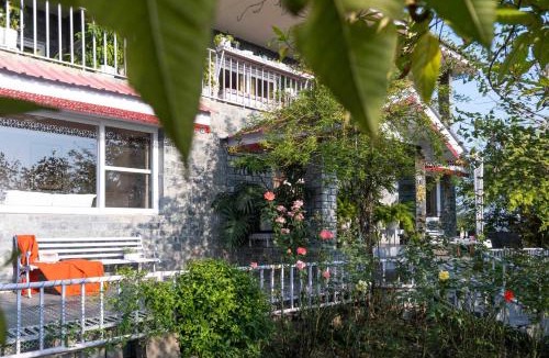 Sidhpur Villa | StayVista at Meraki Homestay - 2BR Pet Friendly Villa in Dharamshala