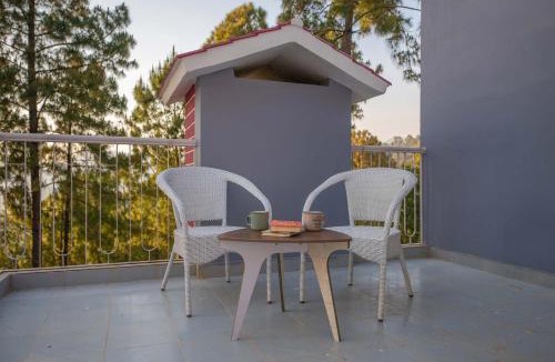 Lansdowne Villa | StayVista at Pines & Spruce - Exclusive getaway