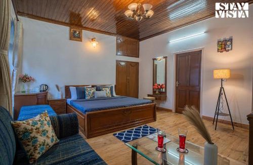 Nainital House | StayVista at The Northern Lake House with Balcony