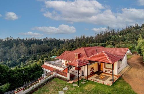 Pudumund Bed & Breakfast | StayVista at The West Wind 5BHK Villa ooty comp Breakfast