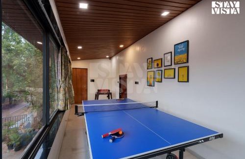 Bhilar Villa | StayVista's Sunflower Villa - Mountain-View Retreat with Pool & Games Room