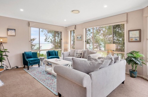 Rocky Point House | Stellar Lakefront House with Pool & Pool Table