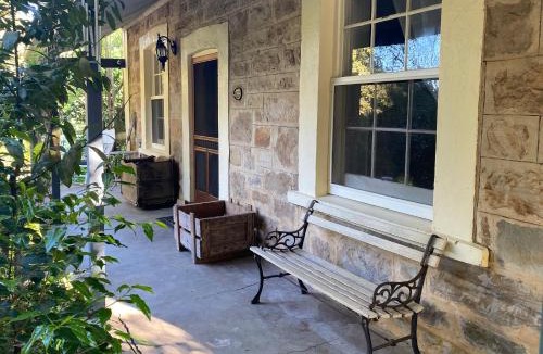 Stirling House | Stirling Cottage