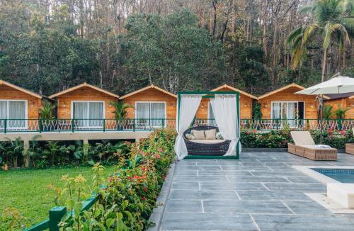 Yellapur Hotel | Stone Wood Premier Dandeli