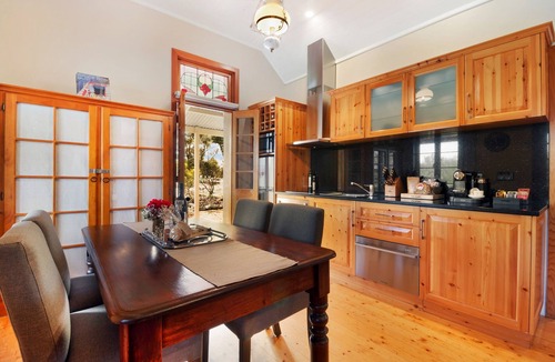 Stone Well Cottage | Stonewell Cupids Cottage