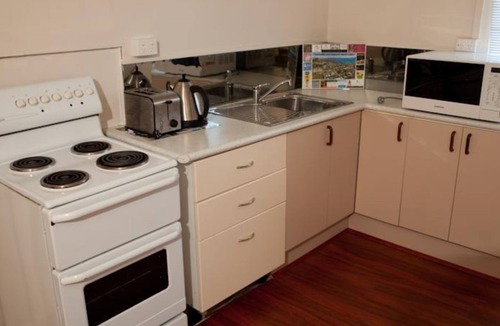 North Ward Hotel | Strand Motel