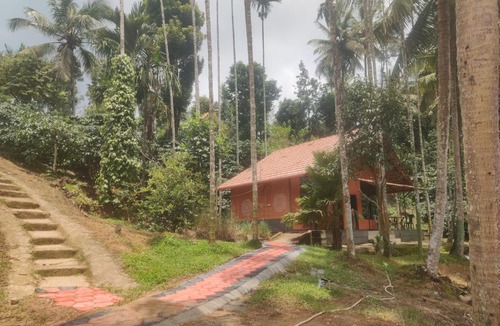 Virarajendrapet House | Stream Side