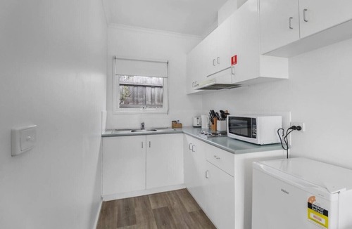 Geelong Apartment | Studio Apt, Central Location, CBD, Mibnb