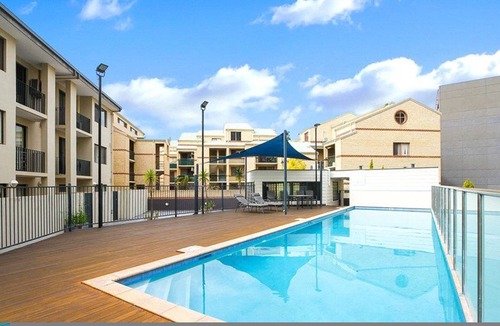 East Perth Apartment | Stunning 1bdr Paradise - Gym Pool