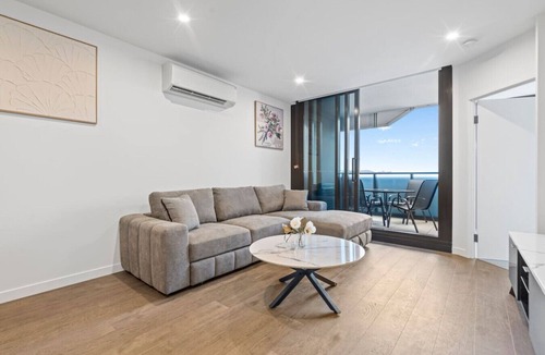 Fortitude Valley Apartment | Stunning 2 Bedroom Retreat with Rooftop Pool!