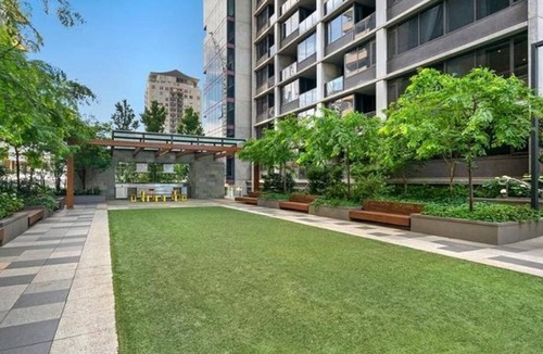 Melbourne Central Business District Apartment | Stunning 2 Bedrooms High Floor City View