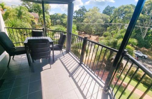 Torquay Apartment | Stunning 2 BR, 2 Bathroom Beachfront Apartment Close To Everything!