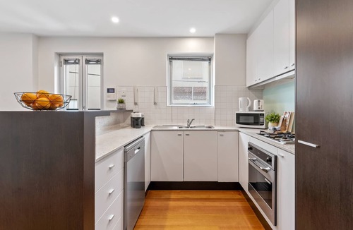 Fitzroy House | Stunning 3BD Executive Home in Ultra-hip Fitzroy!