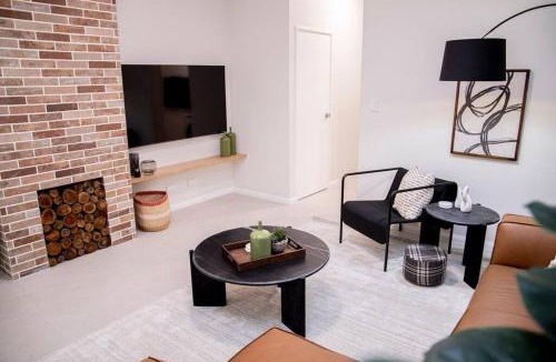 Northbridge House | Stunning Northbridge Townhouse W Off St Parking