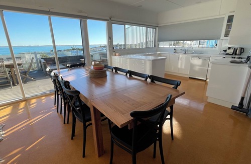 Waterhouse House | Stunning ocean views! FREE WIFI!