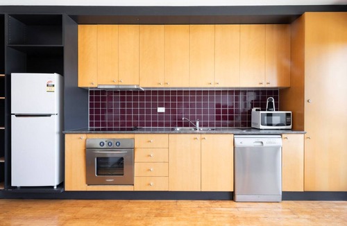 Richmond Apartment | Stunning River Views - Cozy Apartment w Parking