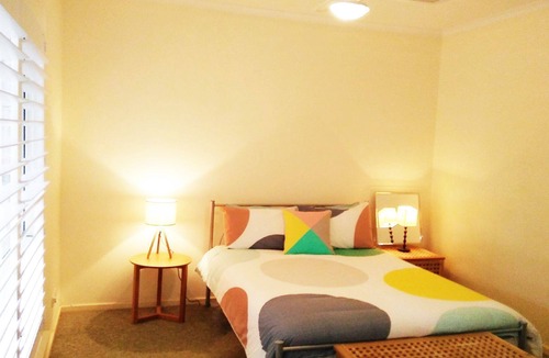 Hayborough House | Stunning Seagull Cottage. Close to Beach and Port Elliot.