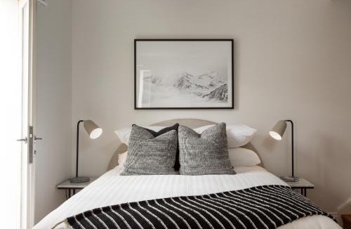 Lewisham Apartment | Stunning Studio with Alfresco Terrace near Trains