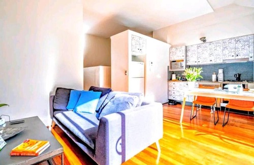 Surry Hills Apartment | Stunning unit with pool and private backyard