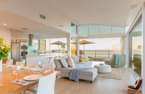 Myponga Beach House | Stunning Views All Around