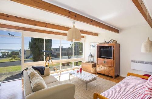Dolphin Point House | Stunning Views - beach cottage with ocean vistas