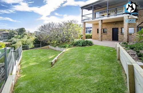 Carrickalinga House | Stunning Views & Reno'd Beach Chic