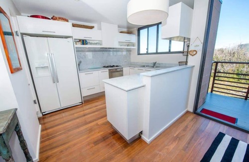 Boat Harbour Apartment | Stunning views sunrise to sunset - walk to Beach