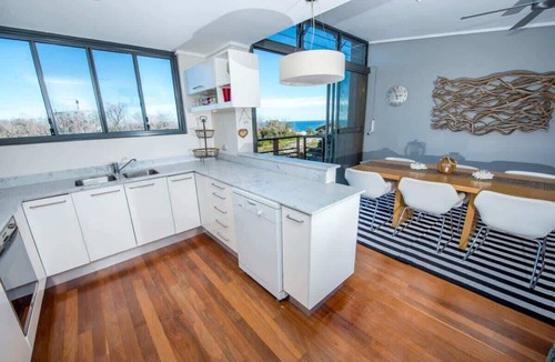 Boat Harbour Apartment | Stunning views sunrise to sunset - walk to Beach