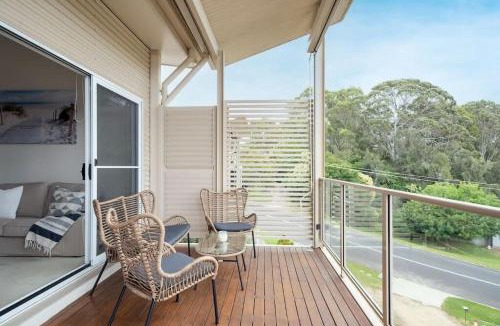 Batemans Bay House | Stunning water view Home moments from town