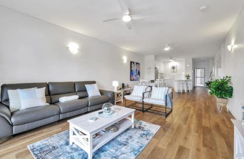 Cullen Bay Apartment | Style, Luxury and Comfort in Larrakeyah
