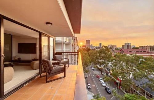 East Perth Apartment | Stylish 2BR Rooftop Pool, Walk to CBD & River