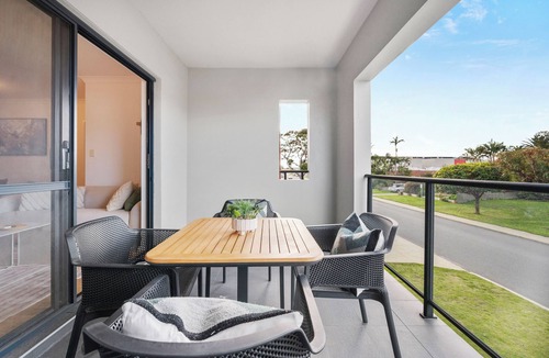 Beckenham Apartment | Stylish 2BR With Wi-fi 100 Mbps TV big 75 Inch