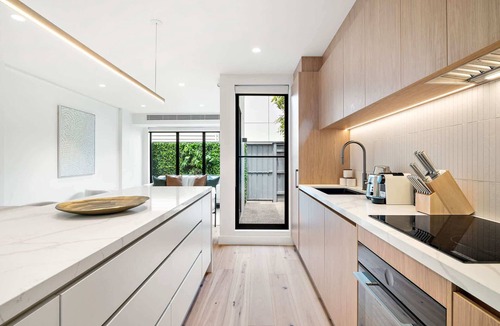 South Melbourne House | Stylish 3-Bed Home Near South Melbourne Market