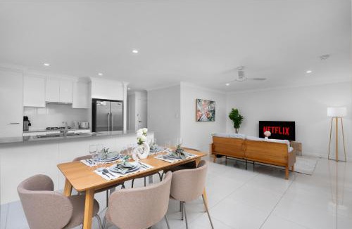 Pimpama House | Stylish 3-Bedroom Duplex in Pİmpama, Close to M1