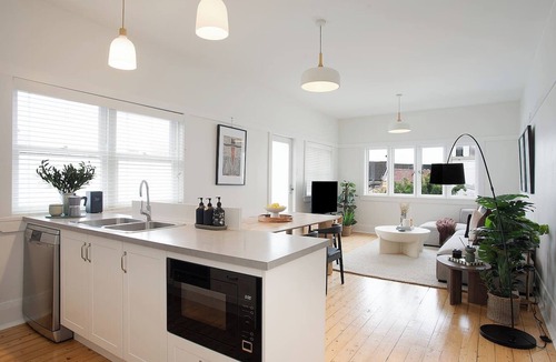 Paddington Apartment | Stylish 3BR Paddington Apt w/Parking | Walk to SCG