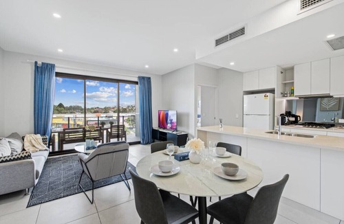 Macgregor Apartment | Stylish Apt w/Balcony Easy Access to Everywhere